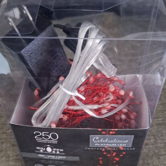 Celebrations Platinum LED Big Seed Cluster RED ONLY 250ct Lights 10ft NWT - Picture 6 of 8